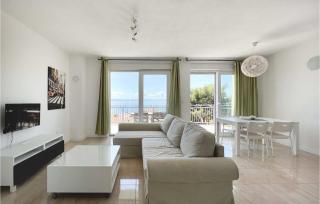 Stunning Apartment In Makarska With Lake View - 9