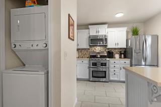 Your Second Home @ Country Club Stunning Views Family-Friendly Outdoor Bliss - 1