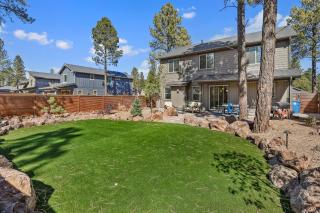 Pet Family-Friendly Spacious Fenced Yard 5-min to Downtown EV Charger - 6