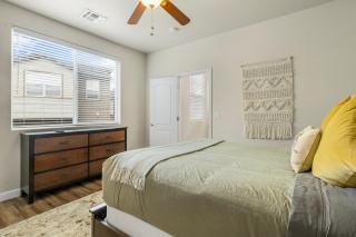 Mountain Peaks Getaway 4BR4BA Pet-Friendly Central AC Near Downtown Trails - Flagstaff - 1