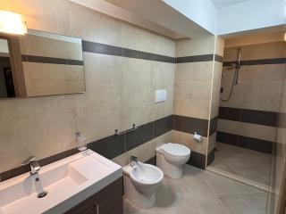 Luxury Seafront Villa with Private Beach Acces - 4