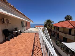 Luxury Seafront Villa with Private Beach Acces - 7