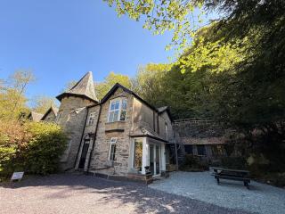 1 Bron Rhedyn Holiday Cottage - 9