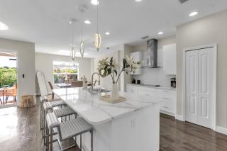 Paradise Heated Pool Home Near IMG and Siesta Key Beach - 5