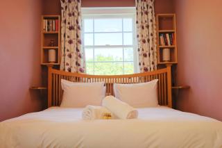 Two bedroom House with Beautiful Garden - 2