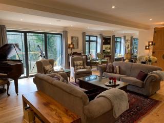 Luxury Surrey Hills 5BR with hot tub, set in woodland - 6