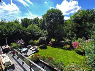 Luxury Surrey Hills 5BR with hot tub, set in woodland - 8