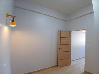 Yoosabai Hostel And Guesthouse - 2