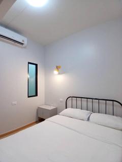 Yoosabai Hostel And Guesthouse - 1
