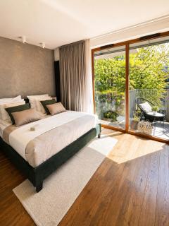 Boutique Old Town Perfect Apartment AC Parking WiFi Balcony - 1