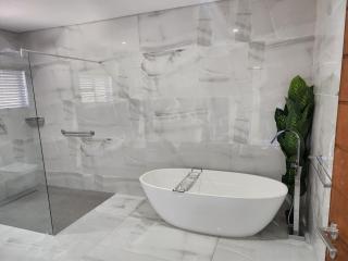 Diamond and Pearl Holiday Home - Hazyview - 2
