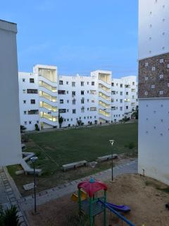 Stylish 2BR Pool, Gym Garden - 8