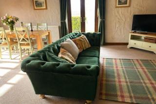 Garth Cottage, Castle Carrock, family friendly with hot tub and views - 8