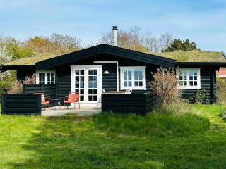 Bjælkehus Med Udsigt Til Strandeng Og Hav - 9