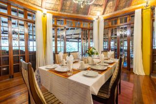 Majestic Villa with Pools & Outdoor Bar in Maanzoni - 2