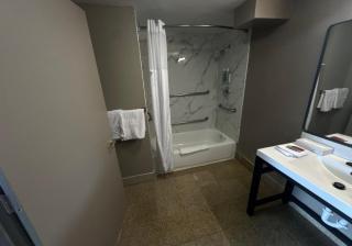 SureStay by Best Western Atlanta Northeast - 2