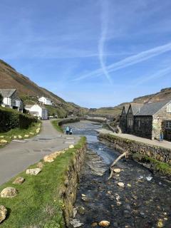 Captains Retreat – Harbour Views in Boscastle - 9