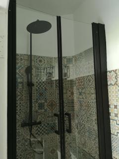Chez Mikki - 2