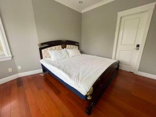Cozy 2BR Unit, Quiet Area and Easy Transit - 3