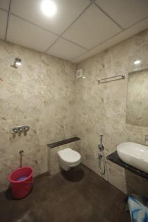 Royal Palace Hotel Surat Velanja - 4