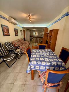 Charming 2-Bedroom Apartment in Orpesa, Spain - 4