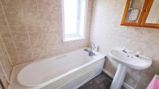 Immaculate 3bd home - COOP - Etihad - Pool Table - 6