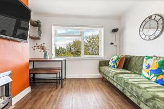 Modern 2-Bed Apartment in Reading - 1