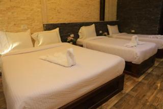 Direct Pyramids View Bed - 4