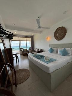 COCO Beach Hotel - 2