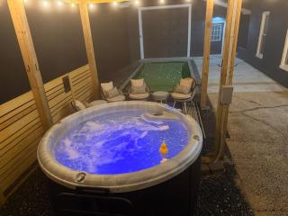 Skyline Retreat Luxury Secret Speakeasy - 5