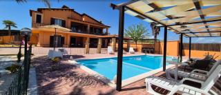 Villa Gioiosa Vacation in Sicily with private fenced pool & hydro-massage - 8