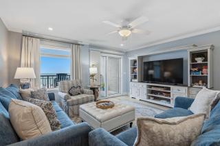 Great beachfront condo with pool & tennis - quick drive to dining - 5