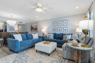 Great beachfront condo with pool & tennis - quick drive to dining - 3