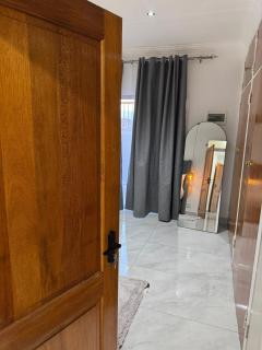 Boutique Hotel-Style Stay in Ferndale with Cafe & Bar - 5