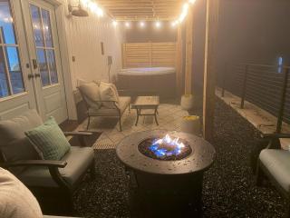 Peak Retreat Private Luxury A-Frame for Couples - 7