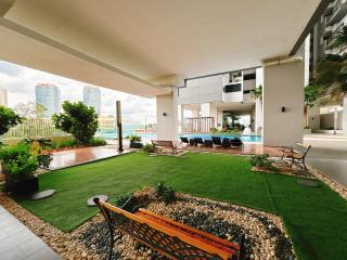 Mosaic Southkey Residence Near Midvalley Shopping Mall - 1