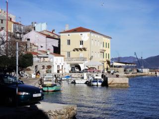 Valun Seaside Apartments - Valun - 2