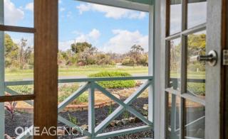 Lifestyle Holiday House - 4