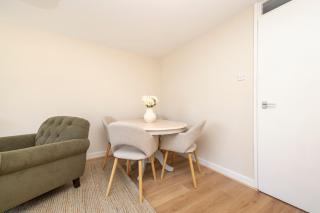 Edinburgh Stylish 2-Bedroom City Apartment in Stockbridge - 2