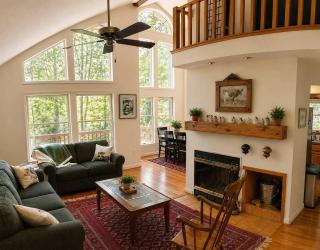 Hot Tub Fire Pit Deck Screened Porch & More - 4