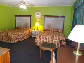 Hillside Motel - 2