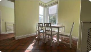 4 Bed House-2 Mins from Tunnels! - 1