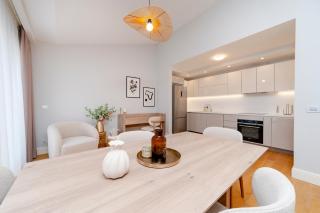 Two-Bedroom Family Suite in Managed Aparthotel - Central Location with Elevator - Parking & Secure Access - 5