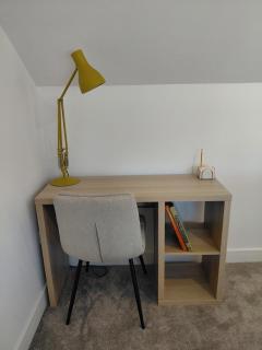 Stylish Modern Retreat Sleeps 4 City access - 6