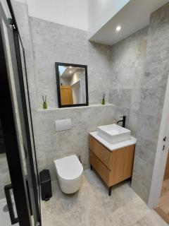 Stylish Modern Retreat Sleeps 4 City access - 3