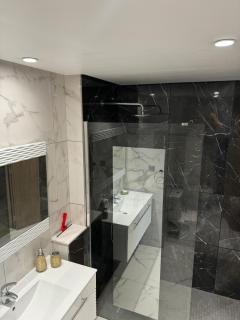 Charming Private Residence - 5