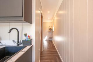 The Coo, Luxury glamping pod with hot tub, croft4glamping - 1