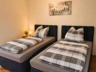 Premium Apartment Hückelhoven-Baal mit Balkon - 112 qm - bis 7 Personen - 1