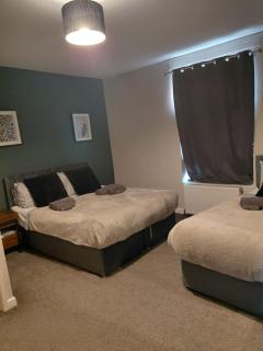 2 Bedroom House, ideal for contractors or larger groups - 9