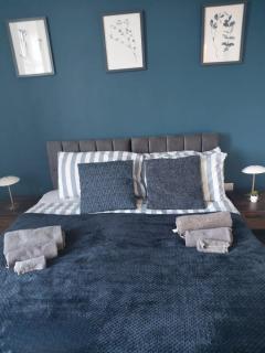2 Bedroom House, ideal for contractors or larger groups - 8